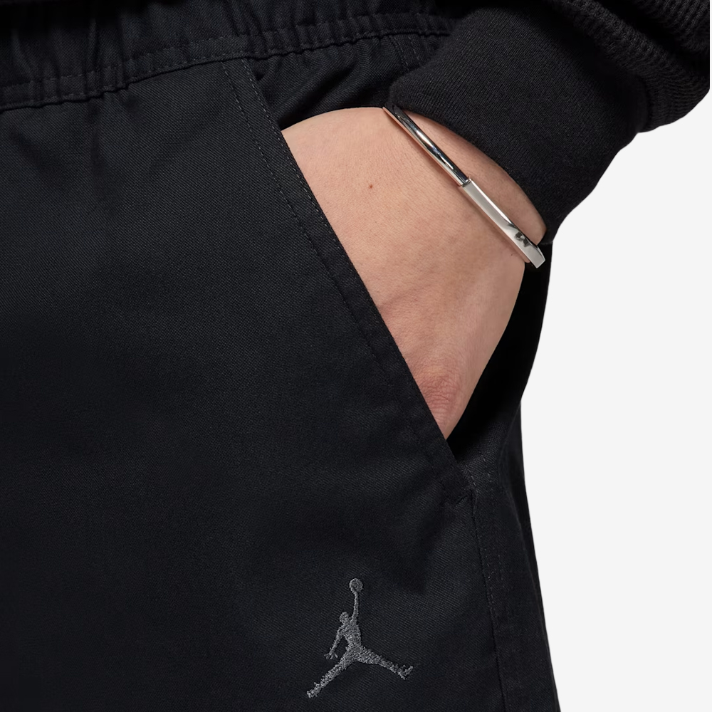 Essentials Woven Shorts, Black/Anthracite#111719